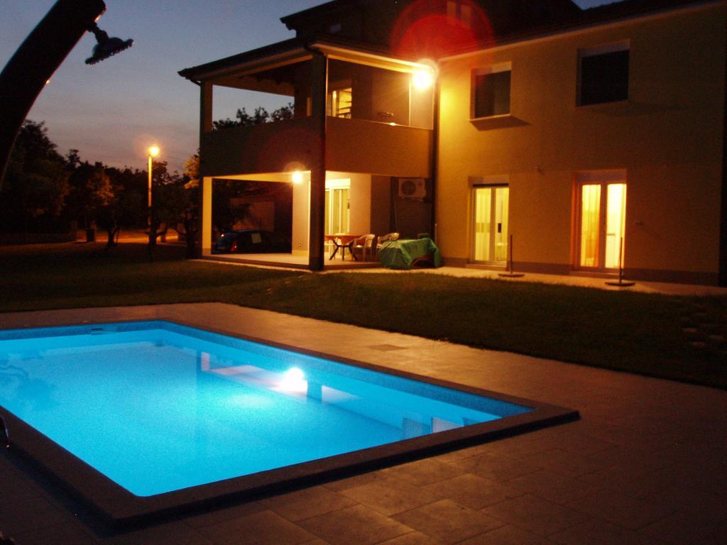 Villanova Apartments 포레치 객실 사진